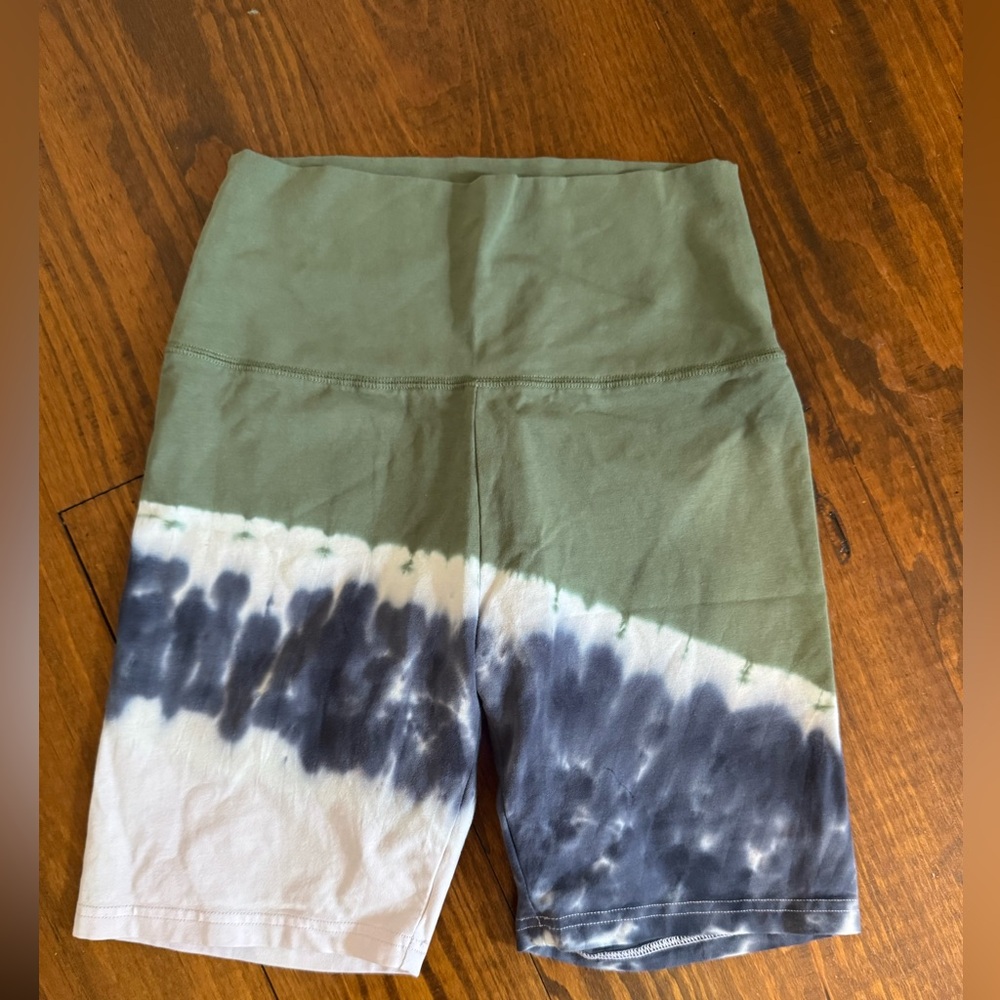 Aerie Offline NWOT Green and Blue Tie-Dye Bike Shorts M Medium